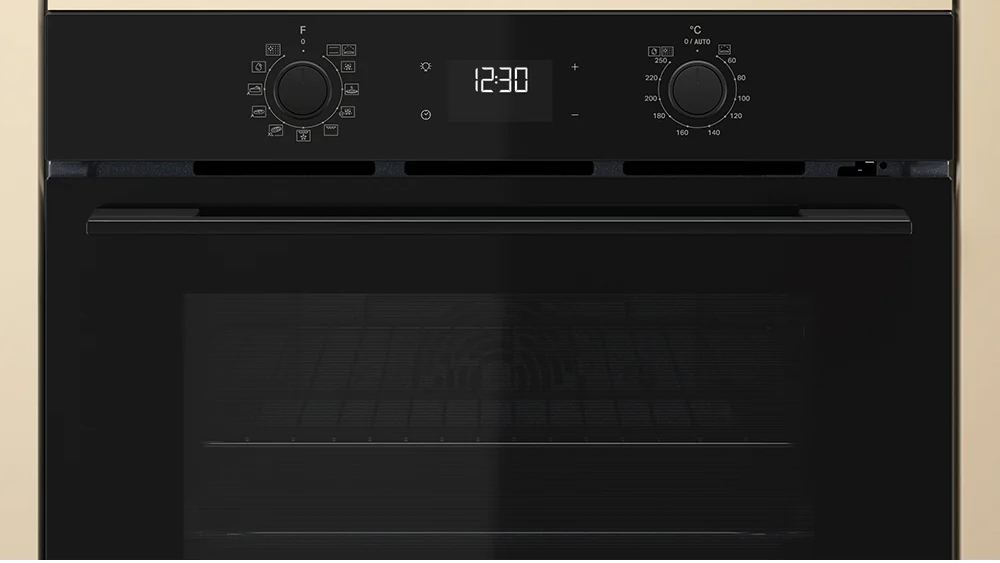 Whirlpool 600mm WCollection MultiFunction Hybrid Clean Oven Black