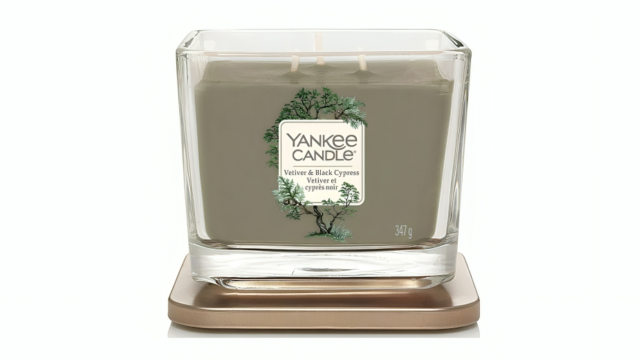 Latest Buys Yankee Candle Square Xmas Vetiver and Black Cypress (3-Wick)