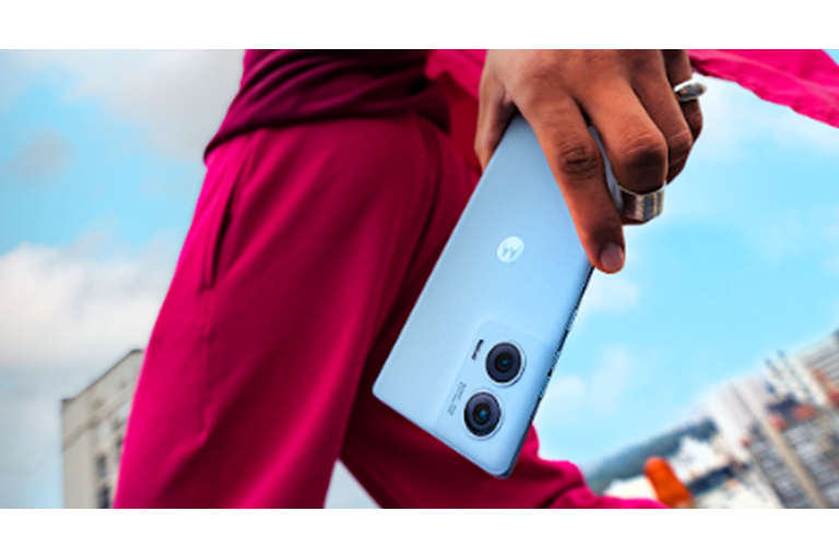 Vibrant Visuals and Premium Sound 