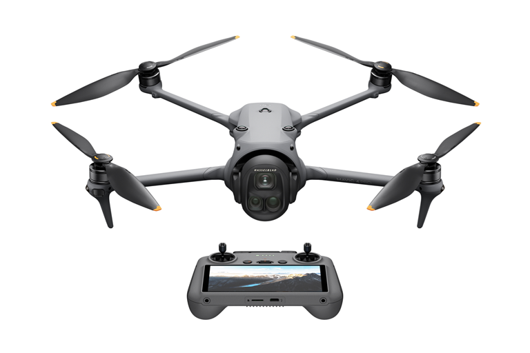  Triple-Camera System 