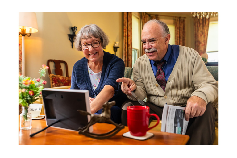 myFirst Frame Live 10-inch Digital Photo Frame - White | Harvey Norman