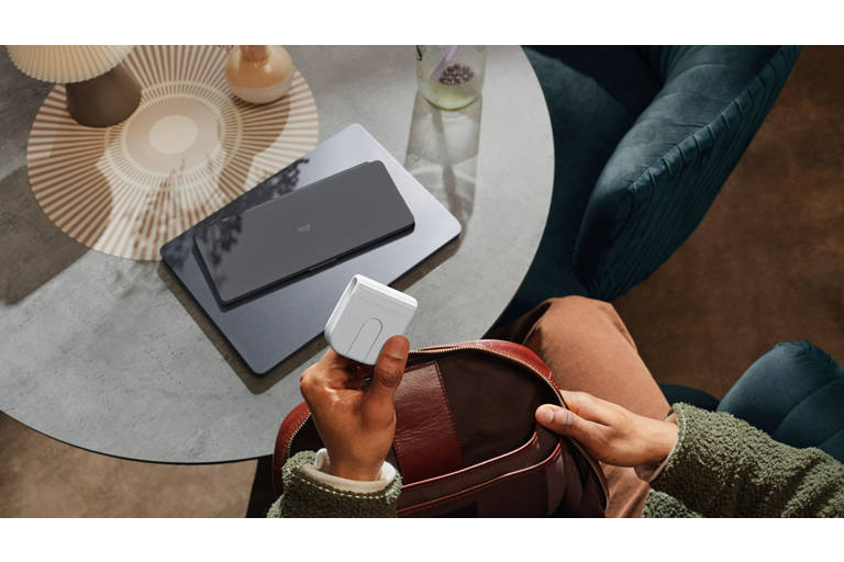  Ultra-Portable Foldable Design 