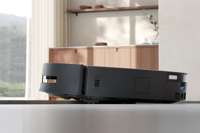  Smart Floor Protection and Powerful Pickup 