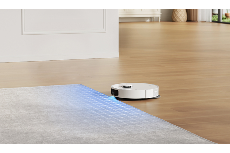 Intelligent Mopping with Auto Mop Lifting 