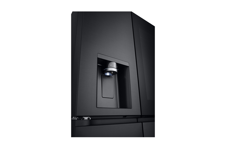  Built-In Ice and Water Dispenser 