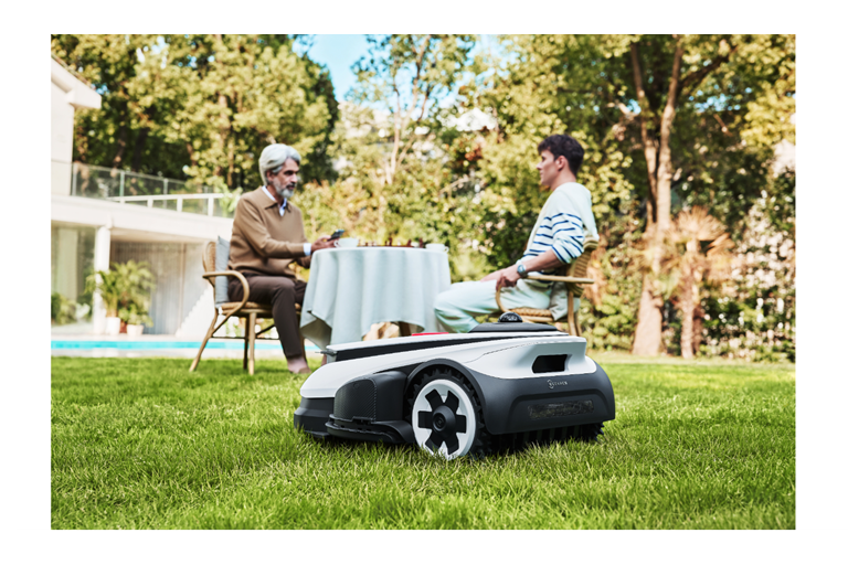  Fully Hands-Free Mowing with Integrated Edge Trimming 