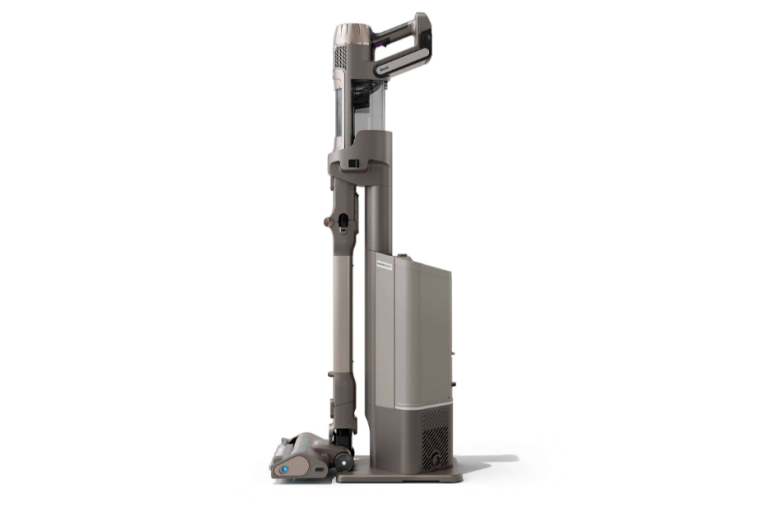 Automatically Charges and Empties After Every Clean 