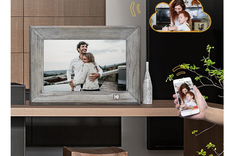  Instant Multimedia Sharing 