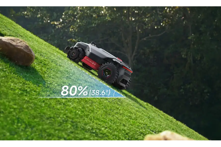  UltraDrive AWD: Master Complex Terrain 