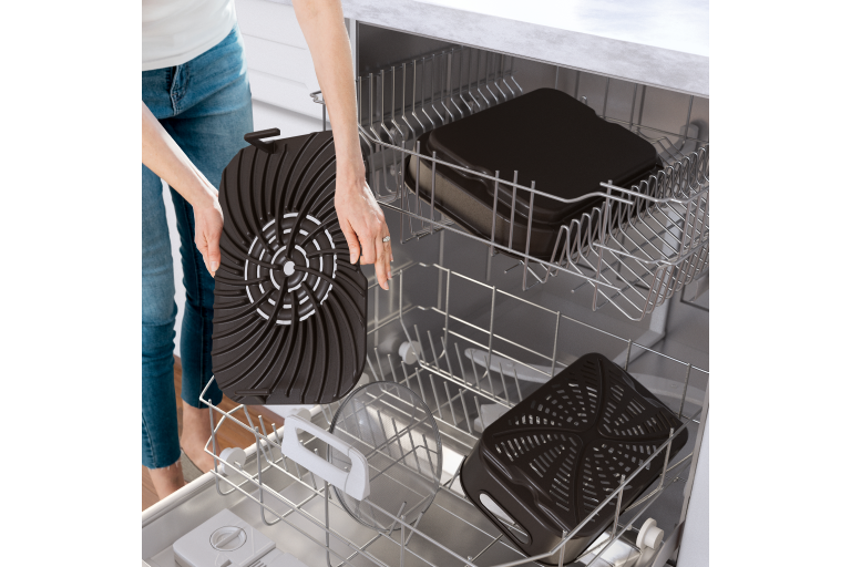  Large Capacity, Easy Cleaning 