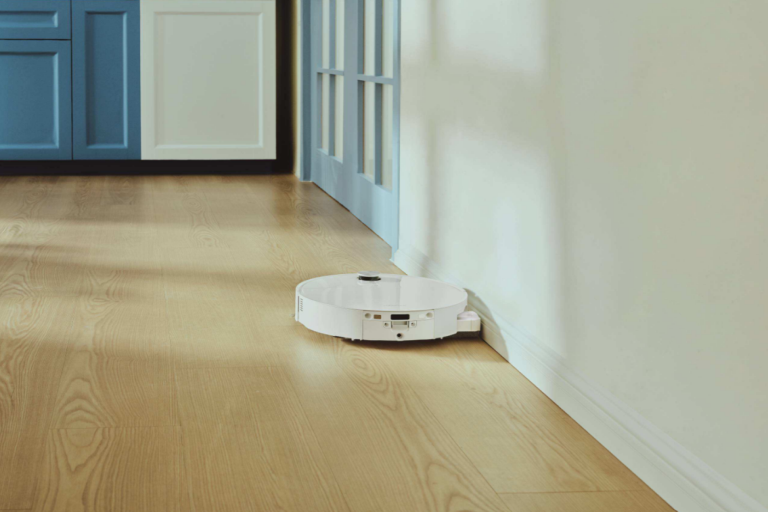 Edge-to-Edge Cleaning and Ultra-Slim Design 