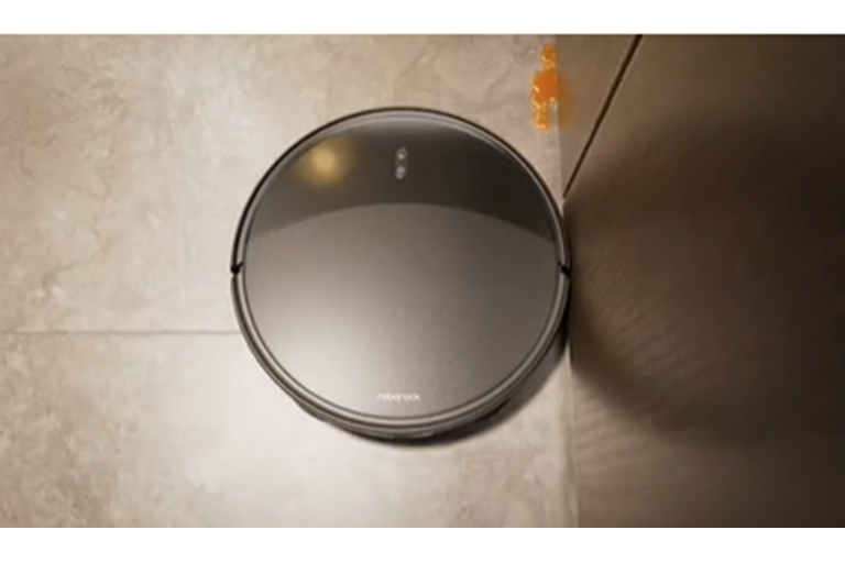  Simultaneous Vacuum and Mop 