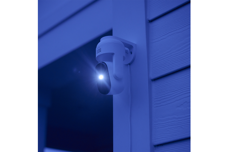 Crystal-Clear Detail, Day or Night 