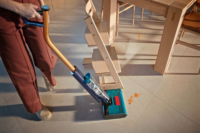 Whole-Floor Edge Cleaning
