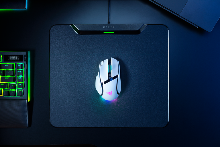  7-Zone Chroma Lighting with Full Underglow 